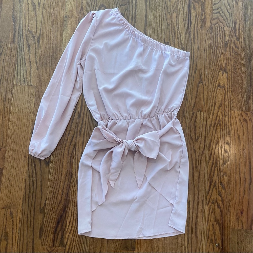 Light Pink One-Shoulder Dress with Bow